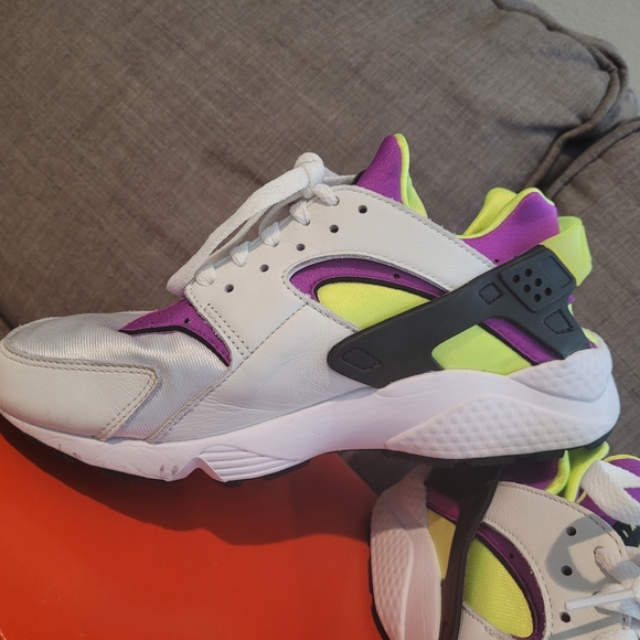Nike Air Huarache - Picture 2 of 9